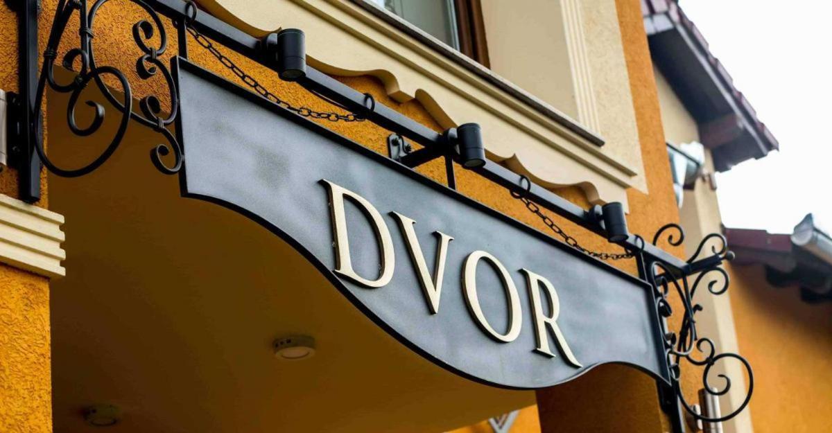 Vila Dvor Subotica Zewnętrze zdjęcie